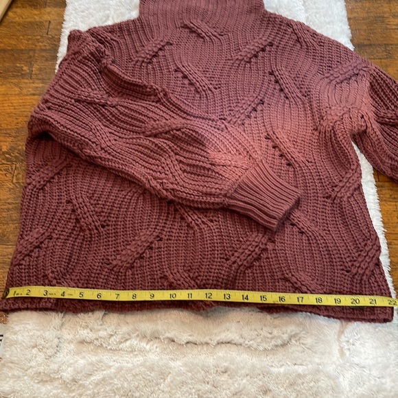 Savvi - Jessie - Women’s sweater, cable knit, burgundy, size medium. - Picture 6 of 11